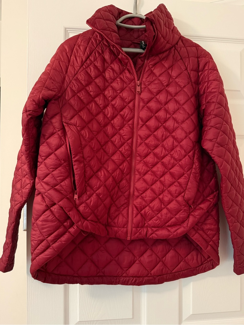 Athleta Whisper featherless jacket, color red, women size Medium